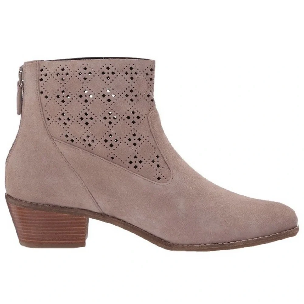 Cole Haan Jayne Lasercut Ankle Boots Beige Size 7.5